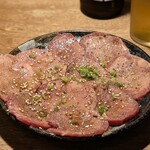 近江牛ホルモン いるもん - 牛タン２人前