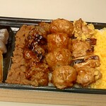 鶏三和 - 焼鳥弁当 (税込)899円 ※開封後<拡大> (2025.05.19)