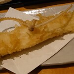 国分寺そば - 活穴子天ぷら、上に乗っているのは香ばしい骨