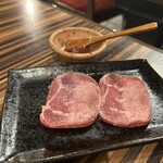 Let it Beef - 塩たんと梅の燻製ソース