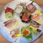 博多海鮮 さかな市場 - 特選刺身盛り8種¥2,580