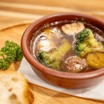 Cafe & Bar magaRee: - 