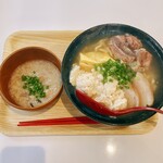オキナワソバヤ ススル - 