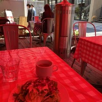 表参道 バッカス - テントのせいで写真まっかw