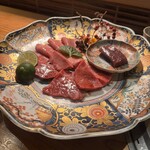 大皿焼肉 老中 - 和牛焼肉　大皿焼肉　老中特上盛り
      黒毛和牛