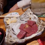 大衆酒場 もつ焼きと肉刺し ぶた横丁 - 