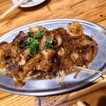 大衆酒場 もつ焼きと肉刺し ぶた横丁 - 