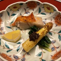 今 - 金目鯛、ホワイトアスパラ、行者ニンニク