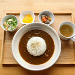 レストラン 船渡来流亭 - 島じゃ常識さざえカレー