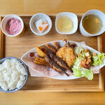 レストラン 船渡来流亭 - フィッシュ&海士ップス定食