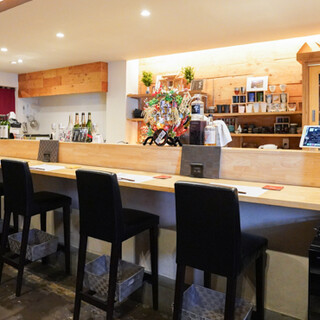 在割烹風格的成人隱藏餐廳中，提供正宗的和食料理