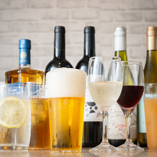 シャンパンや希少な芋焼酎など多彩なお酒が充実！昼飲みも可能