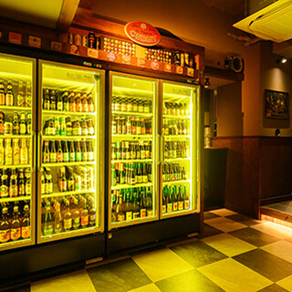 ヨーロッパの雰囲気漂う店内で乾杯♪カジュアルシーンでお気軽に