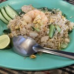 カオマンガイ - パラパラチャーハン(小)。昔と変わらずのお味