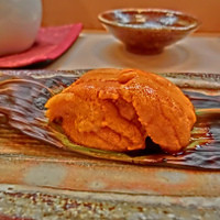 鮨 一新 - 利尻エゾバフンウニ笹焼き