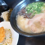 麺屋小鉄 - 博多ラーメン＆ハムカツ半チャーハン