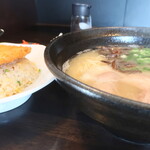 麺屋小鉄 - 博多ラーメン＆ハムカツ半チャーハン