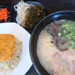 麺屋小鉄 - 博多ラーメン＆ハムカツ半チャーハン