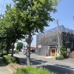 ラ タベルネッタ ムラカミ - 食べ終えて店を出たら完全なる初夏の日差し