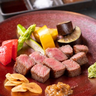 Teppanyaki Steak Celebration Course from JPY 6800 - Lunch from JPY 1200