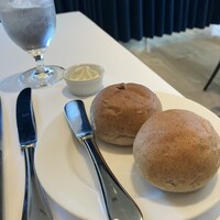 ベンジャミンステーキハウス 東京ガーデンテラス紀尾井町 - パンとホイップバター