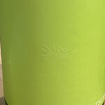 喜なさる - KAWATSURU Ｏlive純米生原酒　さぬきオリーブ酵母仕込み
      ラベルが緑一色と思いきや、オリーブの葉が浮き上がってます