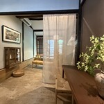 鮨 三心 - 茶室兼待合室兼アトリエ。