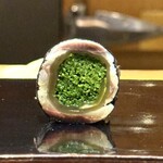 鮨 三心 - ◯ 芽ネギと昆布と〆イワシ巻き
