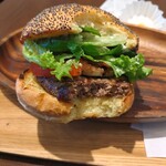 クアアイナ - ハンバーガーをバクッと