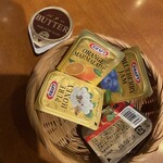 ヤマモト - 5種の練り物がつきます。　嬉しいサービスですね。