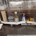 五十番 - 卓上調味料。