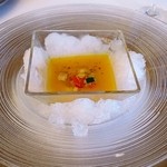 旧桜宮公会堂 - 4800円ランチ②氷が敷かれた冷製スープ