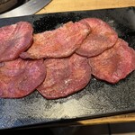 黒毛和牛とタンとハラミ 焼肉ごりちゃん 福島店 - 塩タン