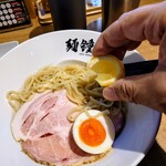 麺 鍾馗 - 「北海道三大昆布水つけ麺」⑦ ※レモンで味変