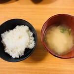 大富 - 大富定食のライスと味噌汁