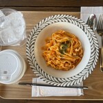 マナベインテリアハーツ カフェ - 料理写真:生パスタ蟹のトマトクリーム&アイス白桃緑茶