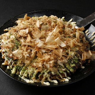 本場大阪仕込みの関西風“本格お好み焼き”。