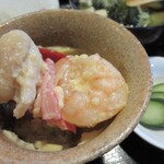 おいしい台所12カ月 - 茶碗蒸しは海老2尾、鶏肉など具だくさん。