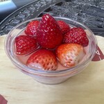 Paomu Karuizawa - トップはフレッシュ苺