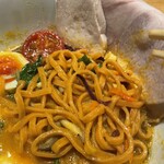 そらのいろ麹町本舗 - モチモチのパプリカ麺