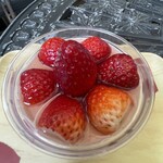 Paomu Karuizawa - 苺の周りには、ナパージュ