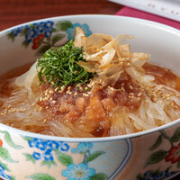たっぷり梅のしそ冷麺