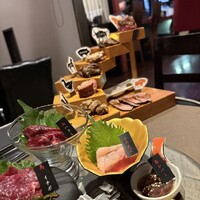馬刺しと焼き鳥 グルマン三年坂 - 