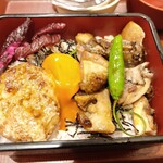 なか卯 - 料理写真:とろたま炭火焼き鶏重