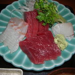 俵屋 - お刺身のアップ