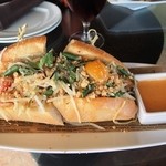 Rum Fire - ベトナム風チキンサンドがうまい