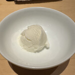 鮨 利﨑 - 牛乳アイス