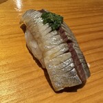 鮨 利﨑 - イワシ握り