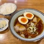 宮川中華そば - 中華そば　小　650円
半熟味付玉子　160円
ライス　　小　160円