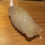 鮨 利﨑 - ヒラメ握り